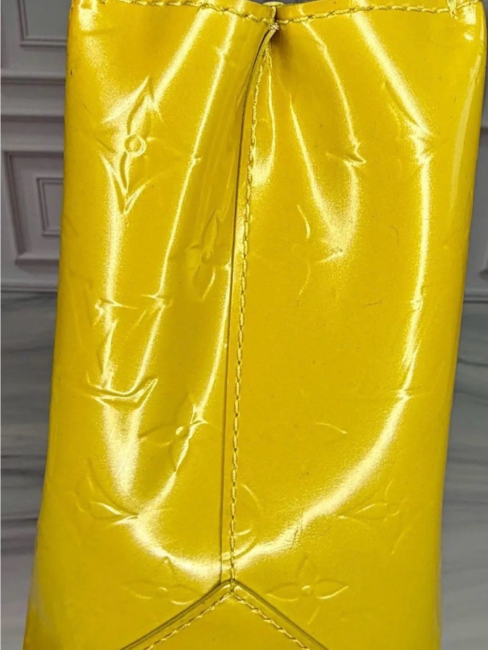 Louis Vuitton Vernis Wilshire PM | Yellow Patent Leather Handbag | Full Set - Picture 6 of 9